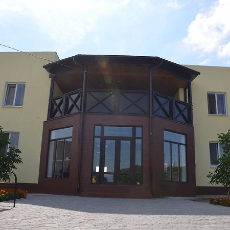 Leto-Arabatka Resort Henyicseszka Hirka Kültér fotó